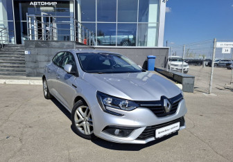 Подержанный автомобиль Renault Megane Hatchback 2018 года (3 фото)