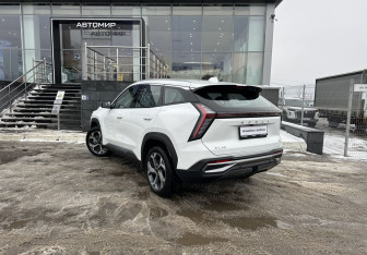 Подержанный автомобиль Geely Atlas 2024 года (7 фото)