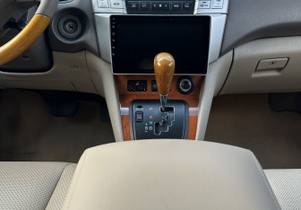 Подержанный автомобиль Lexus RX 2006 года (11 фото)