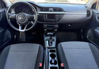 Подержанный автомобиль Kia Rio Hatchback 2020 года (10 фото)