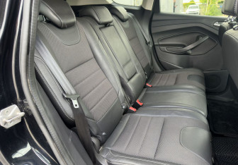 Подержанный автомобиль Ford Kuga 2013 года (12 фото)