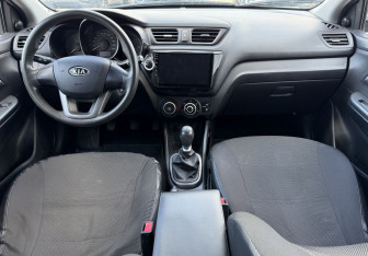 Подержанный автомобиль Kia Rio Sedan 2012 года (10 фото)