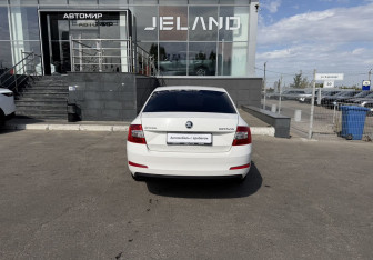 Подержанный автомобиль Skoda Octavia Liftback 2014 года (6 фото)