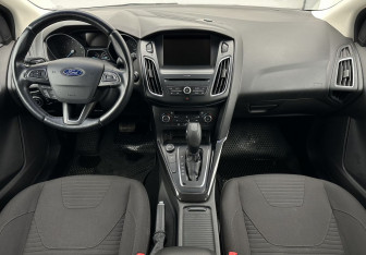 Подержанный автомобиль Ford Focus Hatchback 2016 года (10 фото)