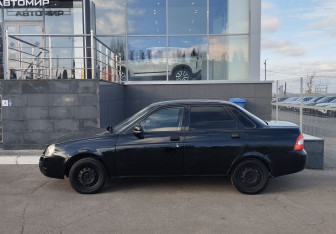 Подержанный автомобиль LADA (ВАЗ) Priora Sedan 2007 года (8 фото)