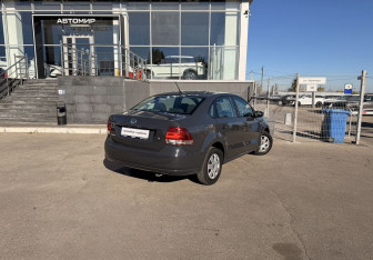 Подержанный автомобиль Volkswagen Polo Sedan 2013 года (5 фото)