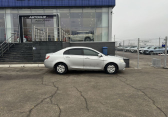 Подержанный автомобиль Geely Emgrand EC7 Sedan 2013 года (4 фото)