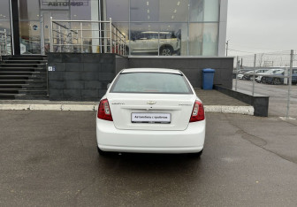Подержанный автомобиль Chevrolet Lacetti Sedan 2012 года (6 фото)