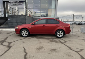 Подержанный автомобиль Mitsubishi Lancer Sedan 2008 года (8 фото)