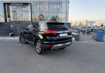 Подержанный автомобиль Geely Atlas 2019 года (7 фото)