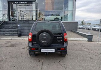 Подержанный автомобиль Chevrolet Niva 2016 года (6 фото)