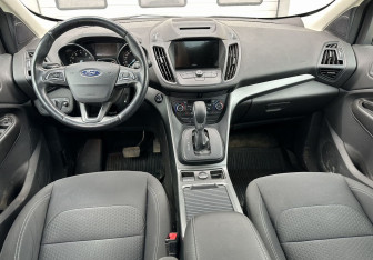 Подержанный автомобиль Ford Kuga 2018 года (10 фото)