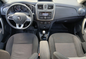 Подержанный автомобиль Renault Logan Sedan 2021 года (10 фото)