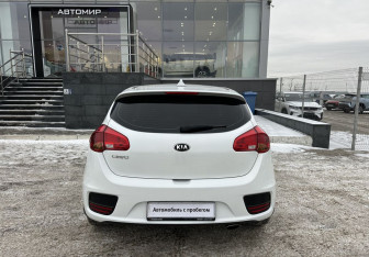 Подержанный автомобиль Kia Ceed Hatchback 2017 года (6 фото)