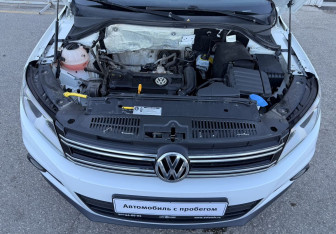 Подержанный автомобиль Volkswagen Tiguan 2015 года (13 фото)
