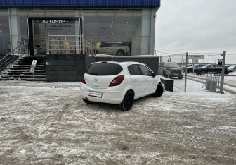 Подержанный автомобиль Opel Corsa 2013 года (5 фото)
