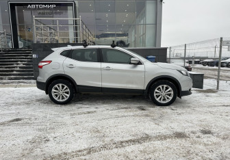 Подержанный автомобиль Nissan Qashqai 2017 года (4 фото)
