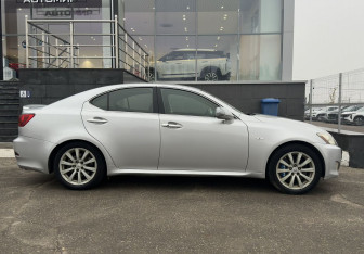 Подержанный автомобиль Lexus IS Sedan 2008 года (4 фото)