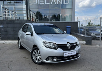 Подержанный автомобиль Renault Logan Sedan 2015 года (3 фото)