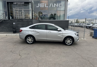 Подержанный автомобиль LADA (ВАЗ) Vesta Sedan 2019 года (4 фото)