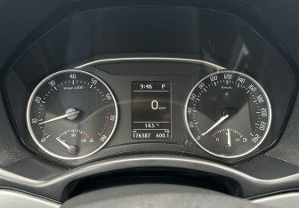 Подержанный автомобиль Skoda Octavia Wagon 2011 года (9 фото)