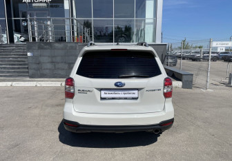 Подержанный автомобиль Subaru Forester Suv 2014 года (6 фото)