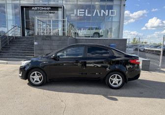 Подержанный автомобиль Kia Rio Sedan 2012 года (8 фото)