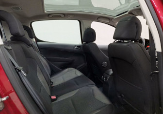 Подержанный автомобиль Peugeot 308 Hatchback 2008 года (13 фото)