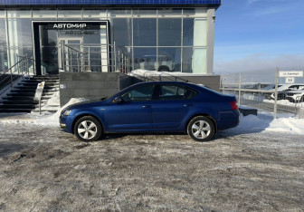 Подержанный автомобиль Skoda Octavia Liftback 2018 года (8 фото)