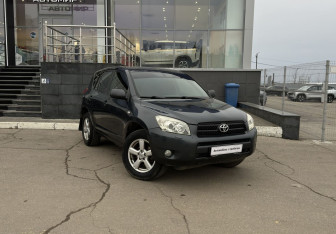 Подержанный автомобиль Toyota RAV4 2006 года (3 фото)