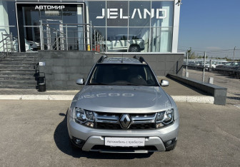 Подержанный автомобиль Renault Duster 2016 года (2 фото)
