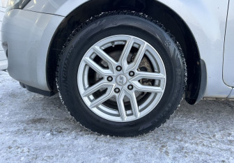 Подержанный автомобиль Kia Ceed Hatchback 2009 года (15 фото)