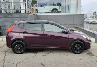 Подержанный автомобиль Hyundai Solaris Hatchback 2011 года (4 фото)