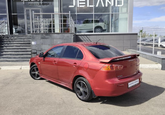 Подержанный автомобиль Mitsubishi Lancer Sedan 2008 года (7 фото)