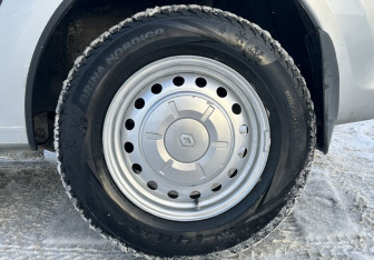 Подержанный автомобиль Renault Logan Sedan 2014 года (14 фото)