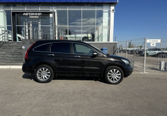 Подержанный автомобиль Honda CR-V 2011 года (4 фото)