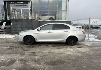 Подержанный автомобиль Geely Emgrand EC7 Sedan 2013 года (8 фото)