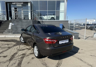 Подержанный автомобиль LADA (ВАЗ) Vesta Sedan 2019 года (7 фото)