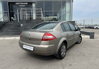 Подержанный автомобиль Renault Megane Sedan 2008 года (5 фото)