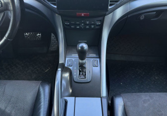 Подержанный автомобиль Honda Accord Sedan 2011 года (11 фото)