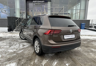 Подержанный автомобиль Volkswagen Tiguan 2017 года (7 фото)