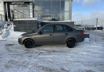 Подержанный автомобиль LADA (ВАЗ) Granta Sedan 2017 года (8 фото)