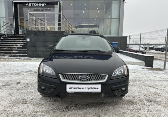 Подержанный автомобиль Ford Focus Hatchback 2007 года (2 фото)