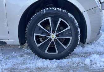 Подержанный автомобиль Chevrolet Cruze Sedan 2011 года (14 фото)