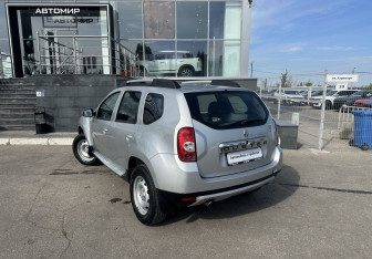 Подержанный автомобиль Renault Duster 2013 года (7 фото)