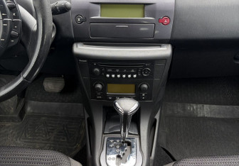Подержанный автомобиль Citroen C4 Hatchback 2010 года (11 фото)