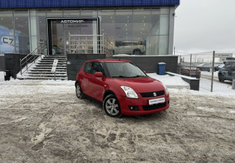 Подержанный автомобиль Suzuki Swift Hatchback 2008 года (3 фото)