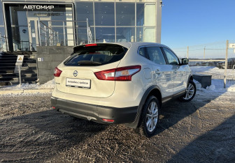 Подержанный автомобиль Nissan Qashqai 2018 года (5 фото)