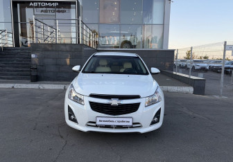 Подержанный автомобиль Chevrolet Cruze Hatchback 2014 года (2 фото)