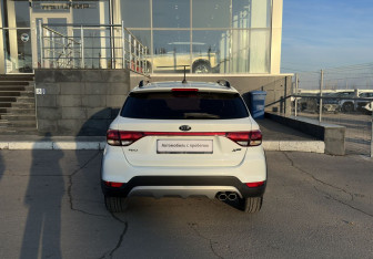 Подержанный автомобиль Kia Rio Hatchback 2019 года (6 фото)